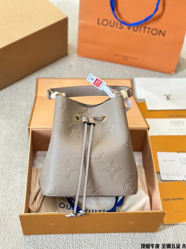 Louis 2024 Neonoe bb bag size: 20 cm