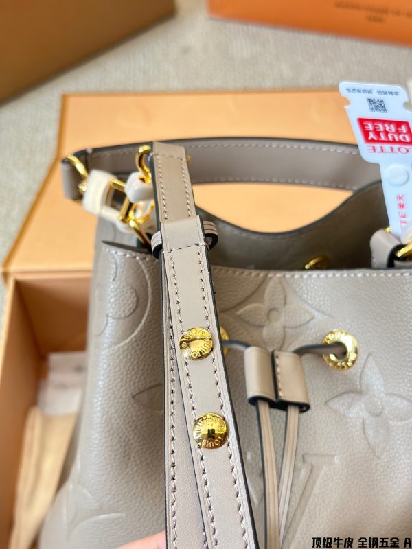 Louis 2024 Neonoe bb bag size: 20 cm