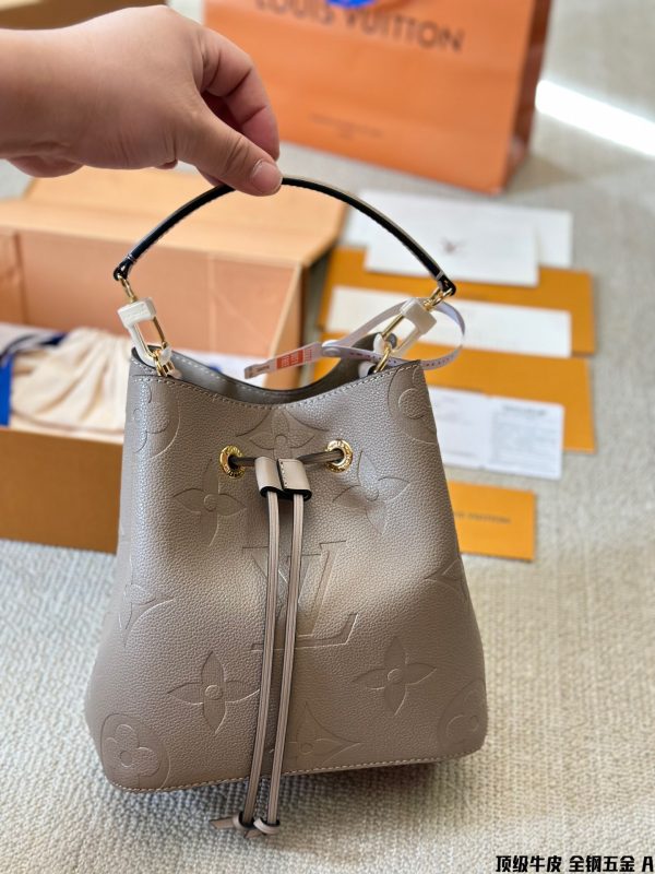 Louis 2024 Neonoe bb bag size: 20 cm