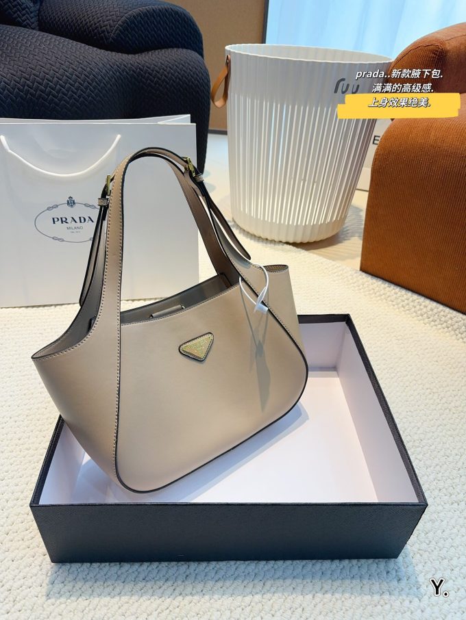Pra new arrival hobo bag size: 27*7*19cm - Image 5