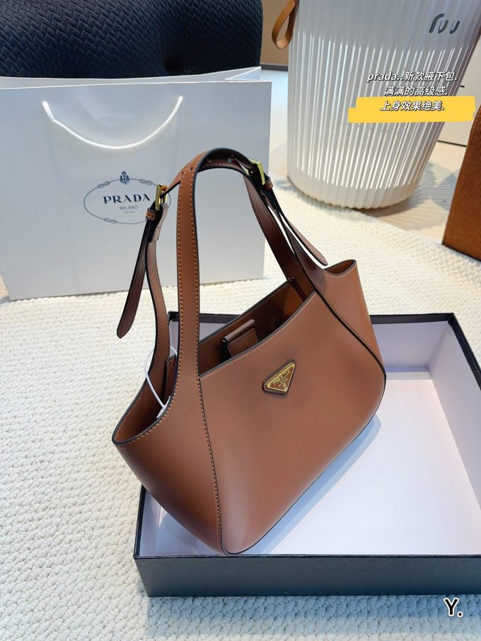 Pra new arrival hobo bag size: 27*7*19cm - Image 11