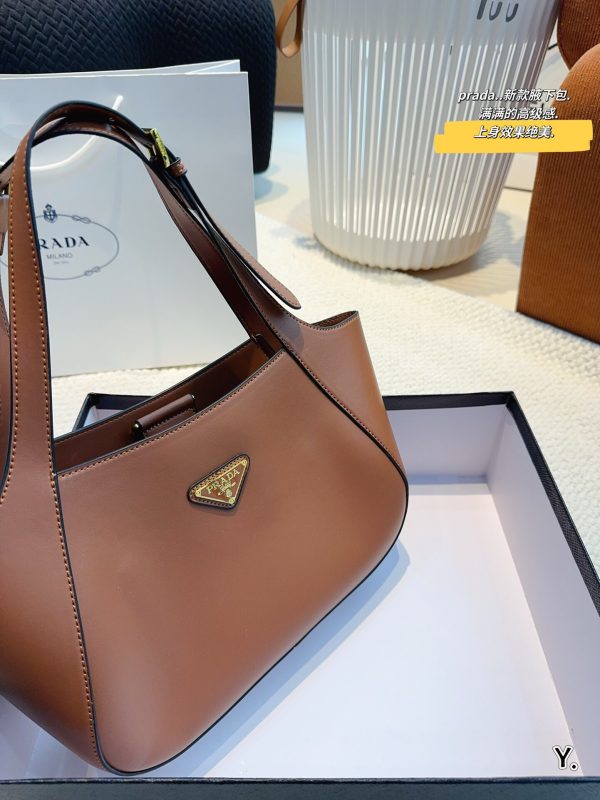 Pra new arrival hobo bag size: 27*7*19cm