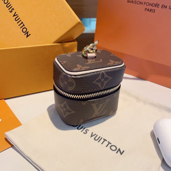 Louis Vanity Monogram new arrival wallet coin bag earphone bag - Image 3