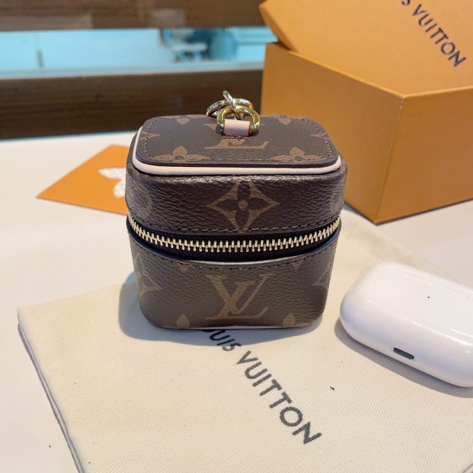 Louis Vanity Monogram new arrival wallet coin bag earphone bag - Image 5
