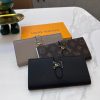Louis new arrival Taurillon Capucines wallet size: 10*19*1.7cm
