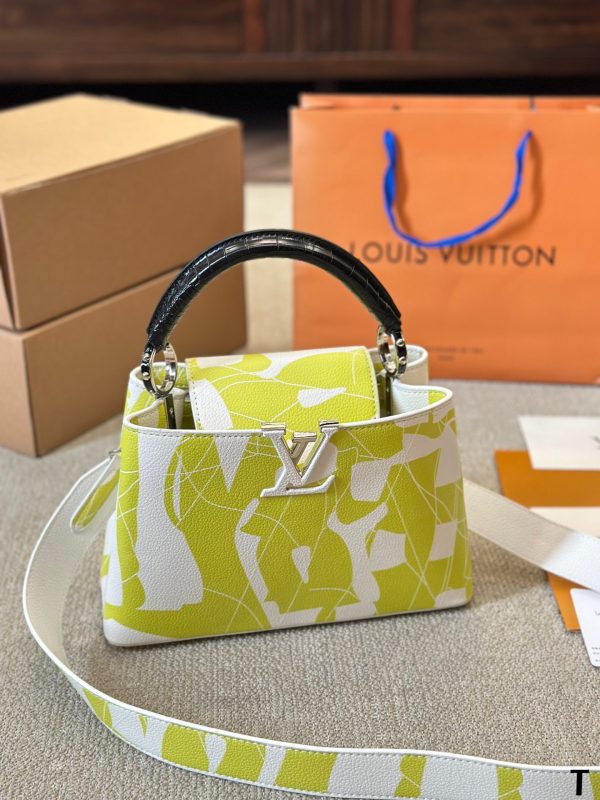 Louis capucines new arrival bag