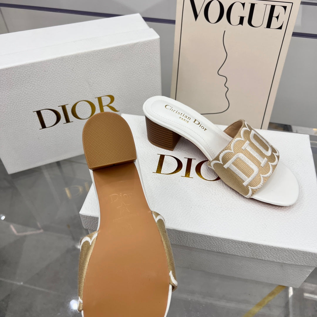 Straw Embroidery Heeled Sandals - Image 9