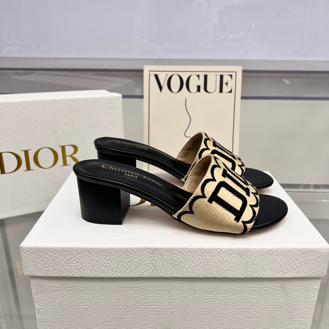 Straw Embroidery Heeled Sandals - Image 10