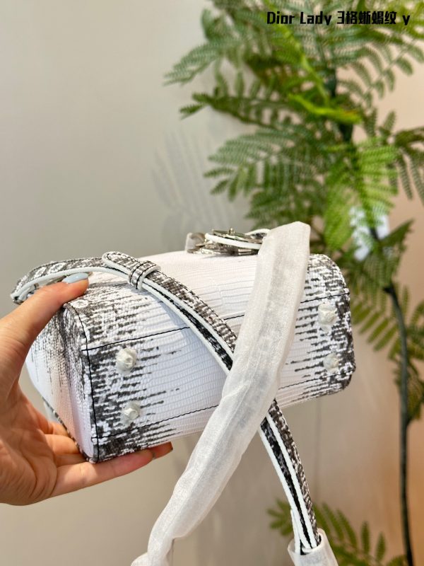 CD new arrival lady bag size;17cm