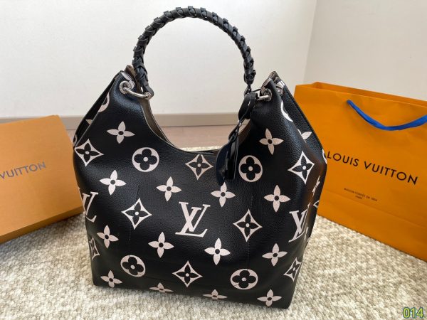 Louis new arrival tote bag size: 34 * 28 cm