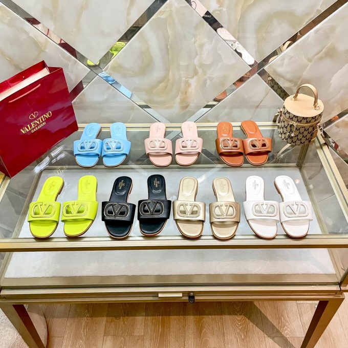 Fashion Logo Flat Slippers - Image 3
