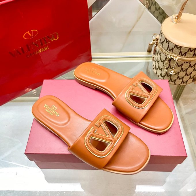 Fashion Logo Flat Slippers - Image 11