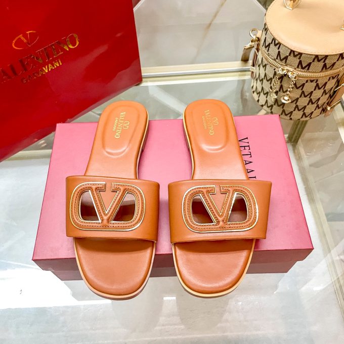 Fashion Logo Flat Slippers - Image 2
