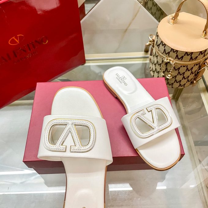 Fashion Logo Flat Slippers - Image 10