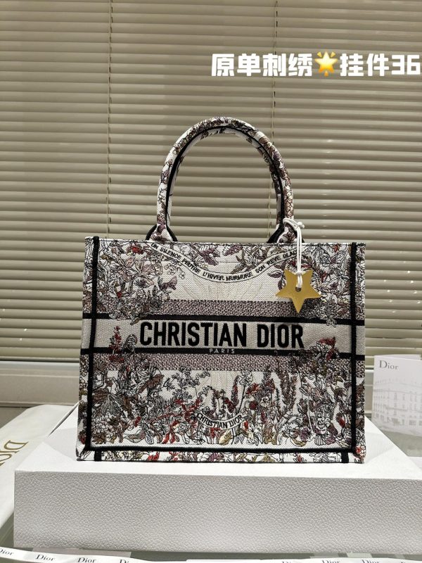 D book tote new arrival bag