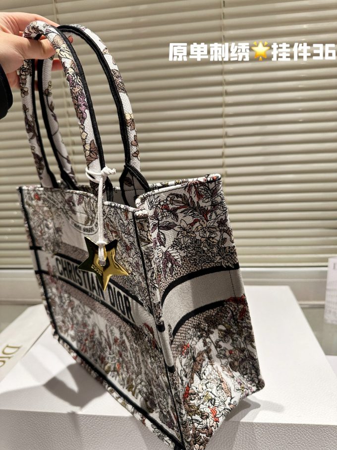 D book tote new arrival bag - Image 7
