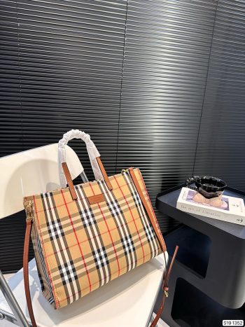 BB new arrival tote bag size: 35 * 27 cm