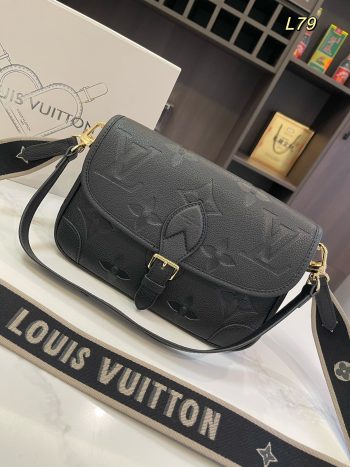 Louis new arrival Diane bag size：25*17cm