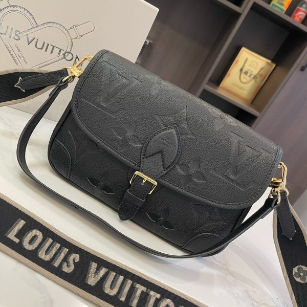 Louis new arrival Diane bag size：25*17cm
