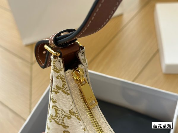 Ce new arrival bag size: 24*14cm