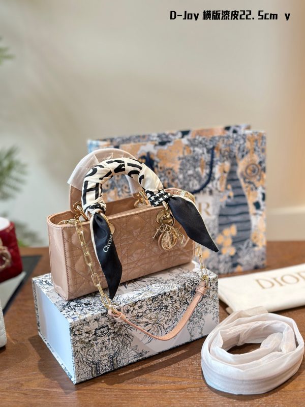 Cruise 2024Mirco lady D~Joy size: 22.5*14 cm