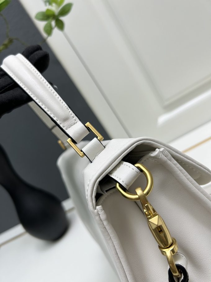 Val Garavani VSLING new arrival bag size: 25*12*18 cm - Image 16