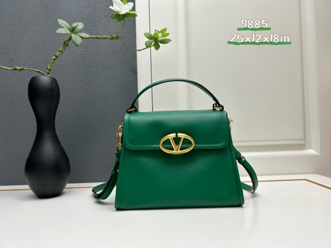 Val Garavani VSLING new arrival bag size: 25*12*18 cm - Image 3
