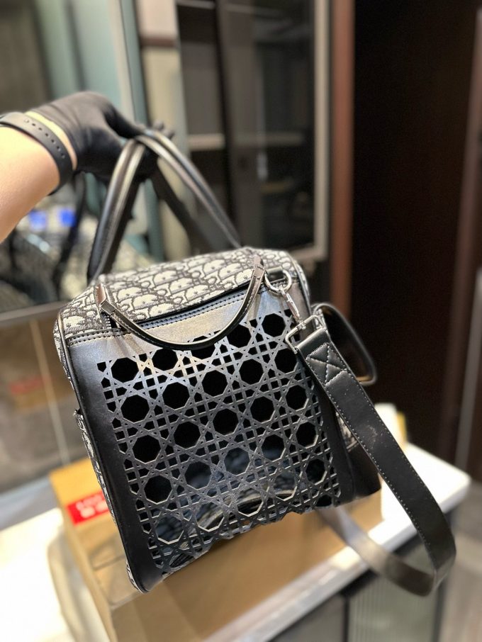 D new arrival pet bag size: 39*20*32 cm - Image 2