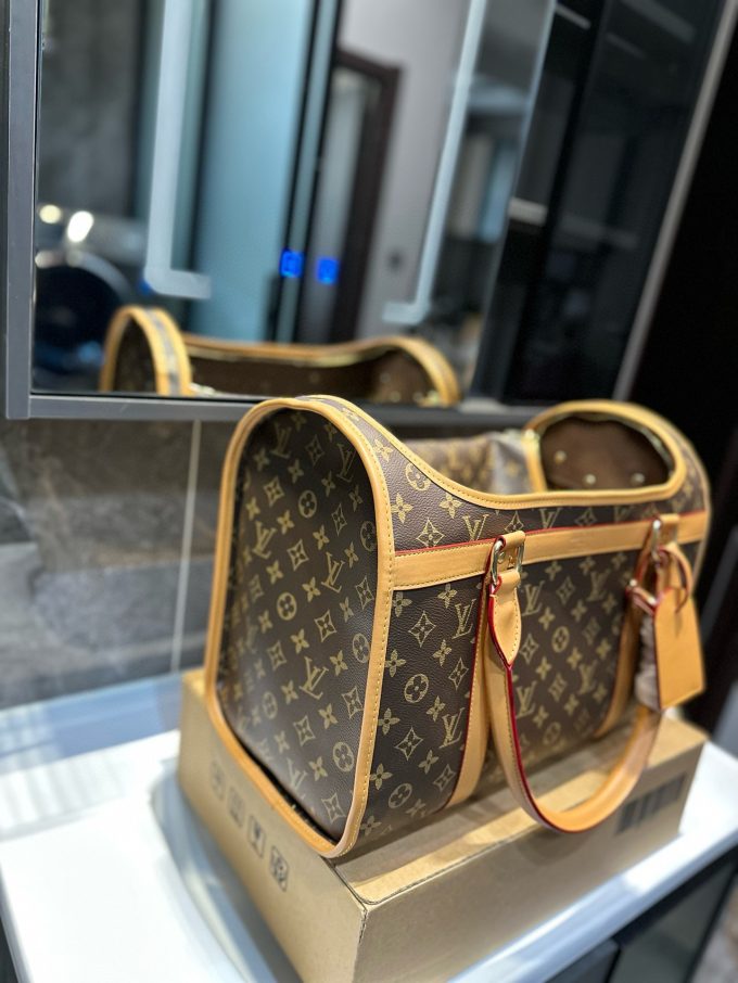 Louis new arrival pet bags size: 39*20*32 cm - Image 10
