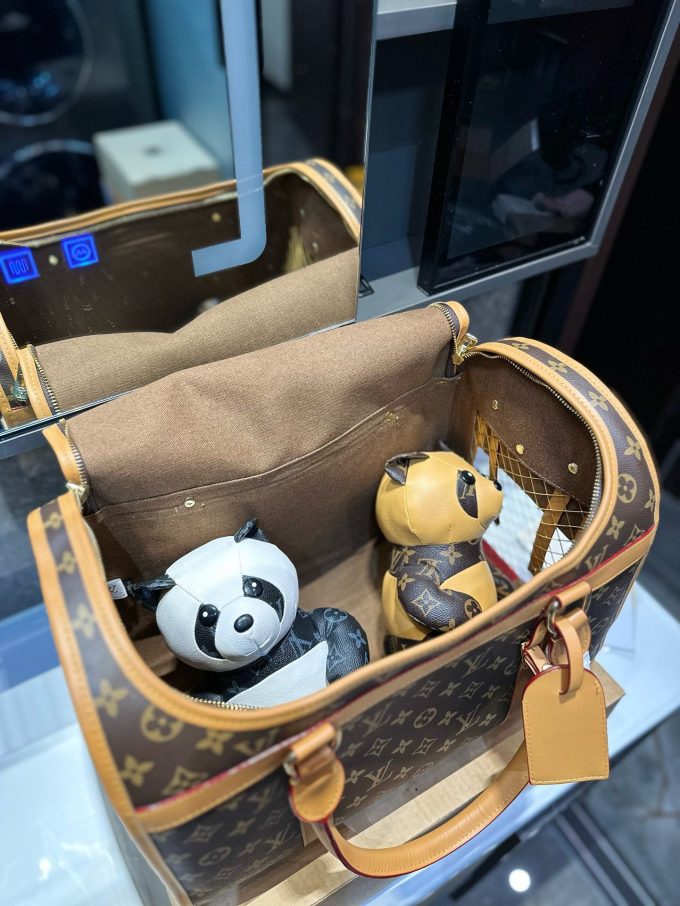 Louis new arrival pet bags size: 39*20*32 cm - Image 9