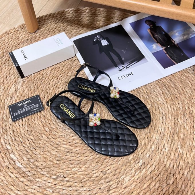Clover Pearl Flip Flops Sandals - Image 4