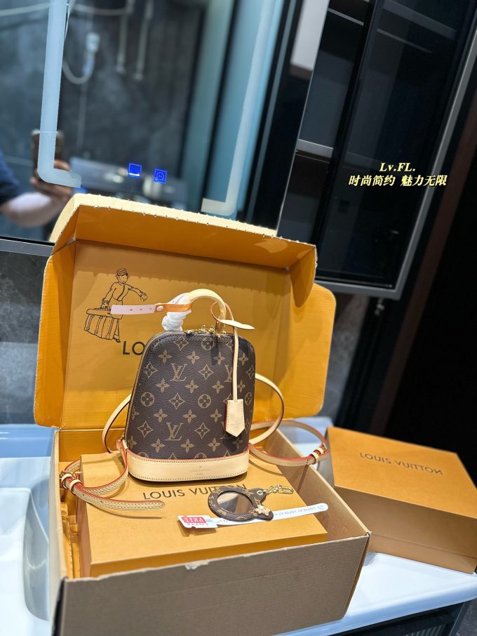 Louis Alma Retiro bag size: 15*20 cm - Image 6