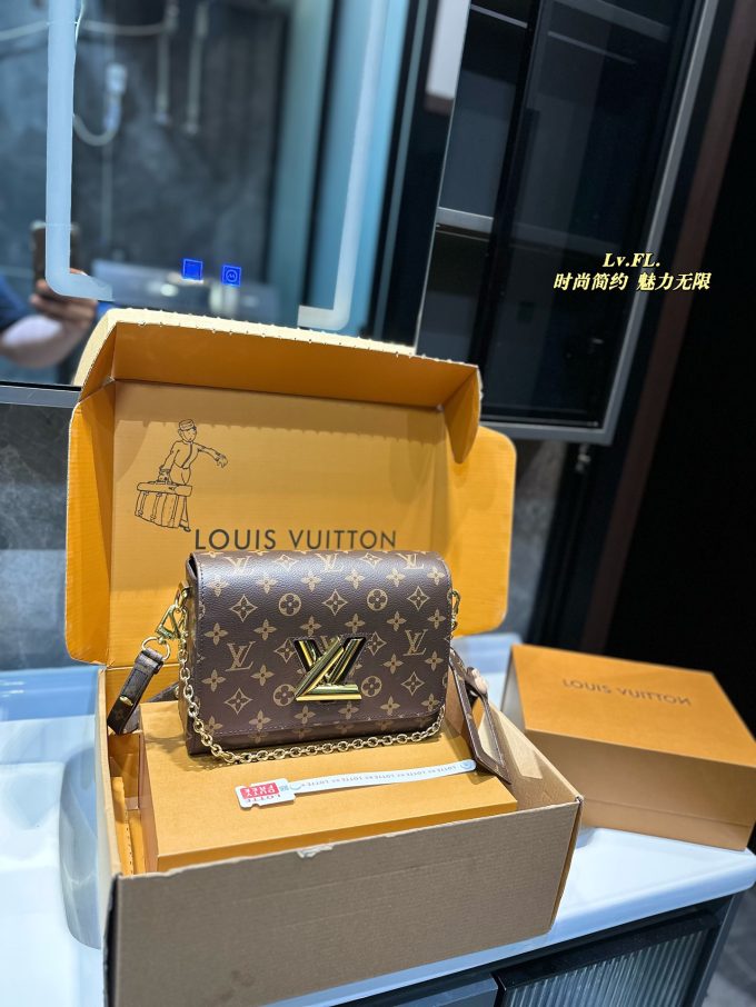 Louis Twist new arrival chain bag size: 23*10*15 cm - Image 4