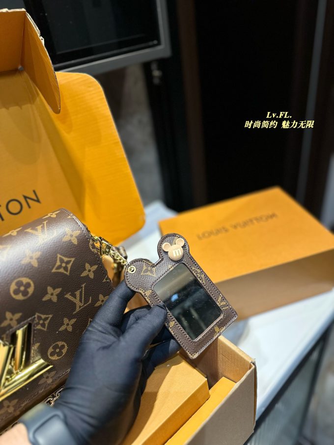 Louis Twist new arrival chain bag size: 23*10*15 cm - Image 5