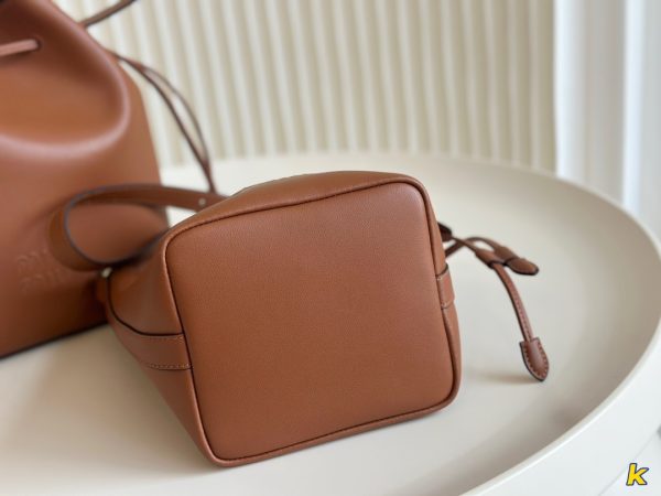M M new arrival bucket bag