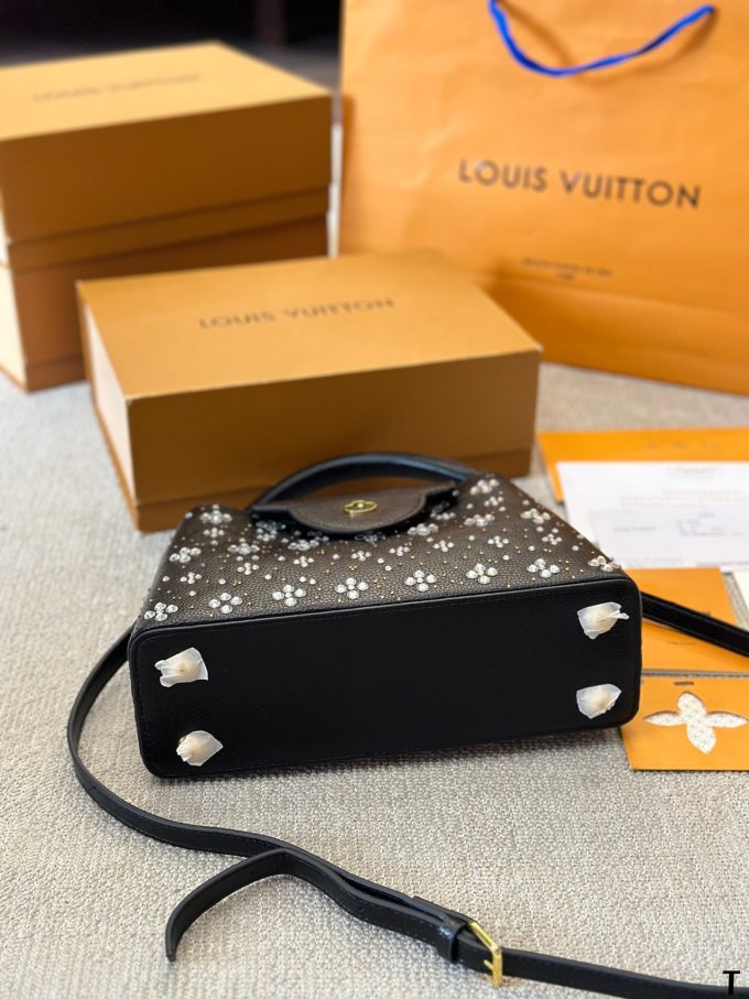 Louis capucines new arrival bag size :27*18cm - Image 8
