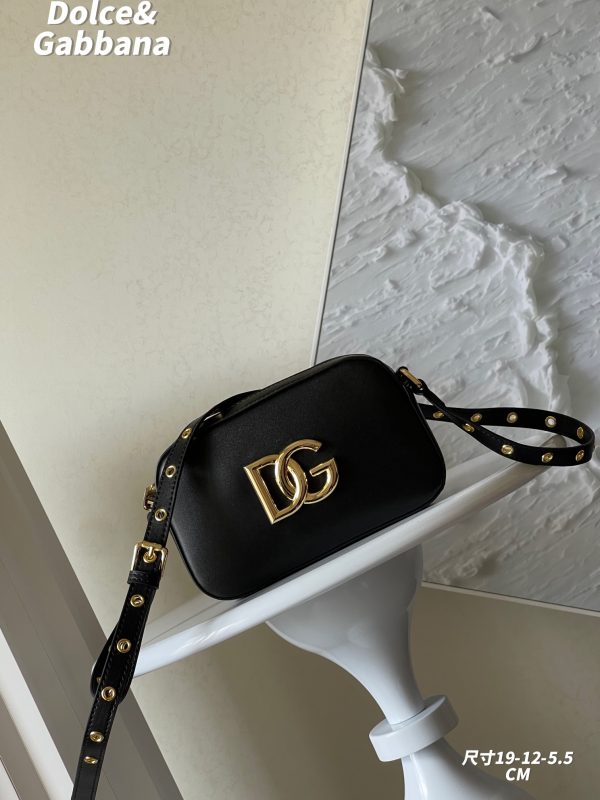 DG new arrival cross body bag size：19*12*5.5cm