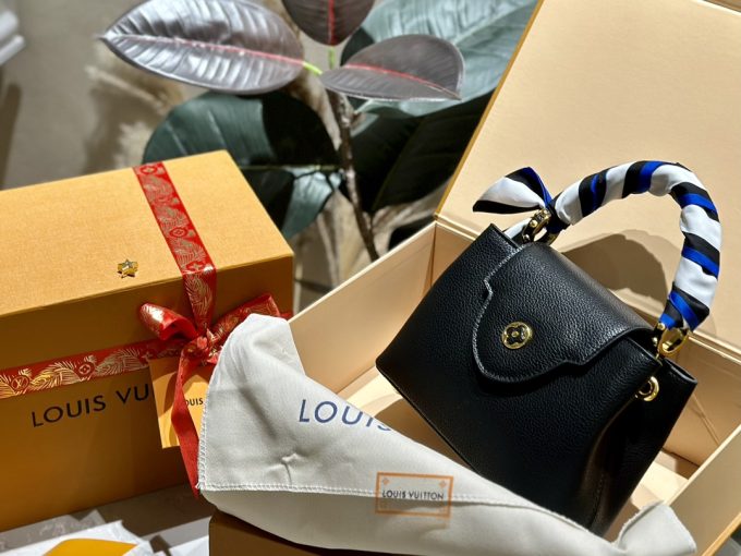 Louis capucines new arrival bag 05 - Image 14