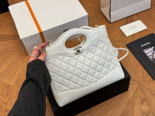 CC new arrival 31bag mini bag size: 23*19cm