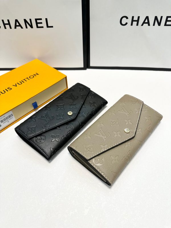 Louis new arrival wallet 02 size: 19x10 cm