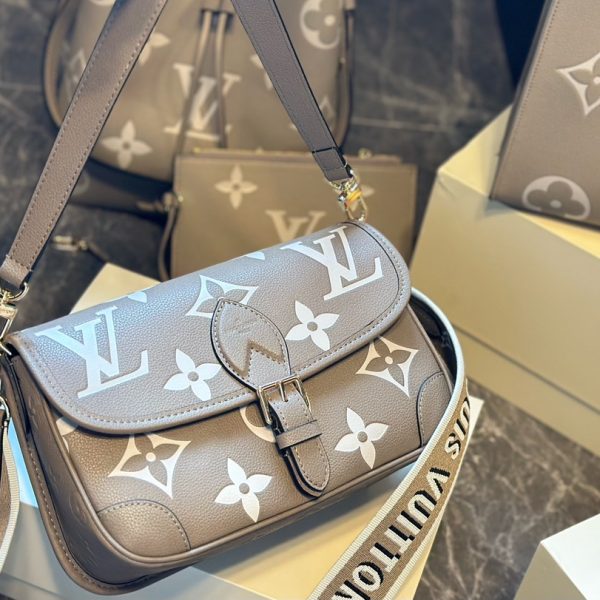 Louis M45985 new arrival bag size: 24 x 15 x 9cm
