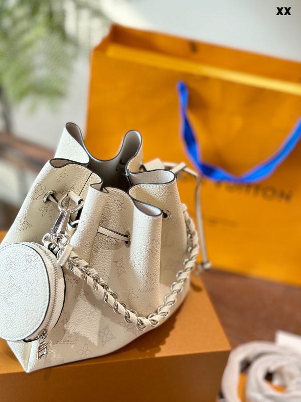 Louis bella NEW ARRIVAL Monogram bag size: 19x22x14 cm