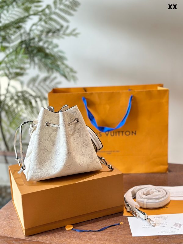 Louis bella NEW ARRIVAL Monogram bag size: 19x22x14 cm