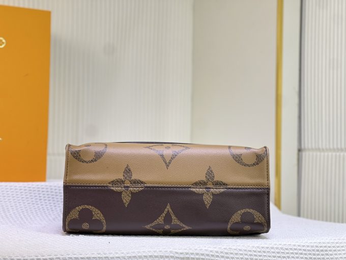 Louis new arrival OnTheGo Voyage bag size:35 cm - Image 9