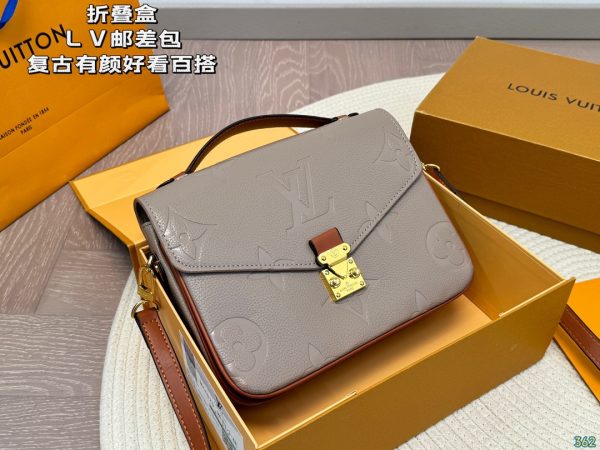 Louis 2024 new arrival Pochette bag size: 24 * 18 cm