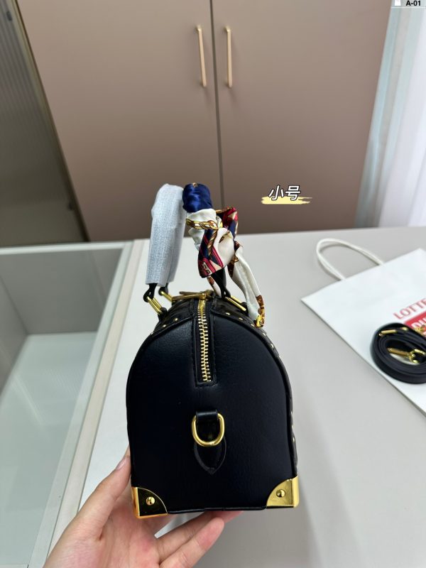 Y new arrival boston bag size: 20??13 cm