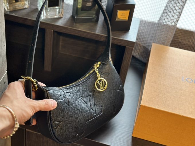 Louis new arrival hobo bag size: 21 * 11cm - Image 18