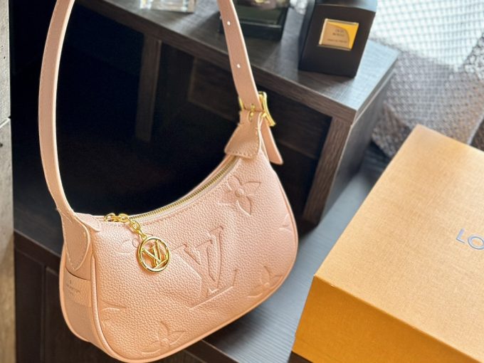 Louis new arrival hobo bag size: 21 * 11cm - Image 7