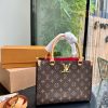 louis new arrival lock&go tote bag size: 25*20 cm