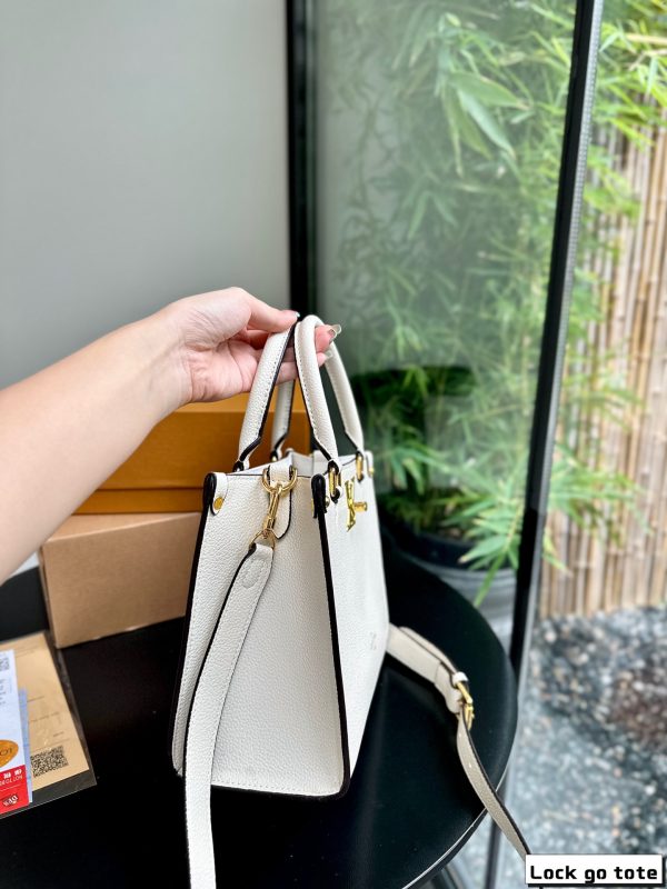 louis new arrival lock&go tote bag size: 25*20 cm